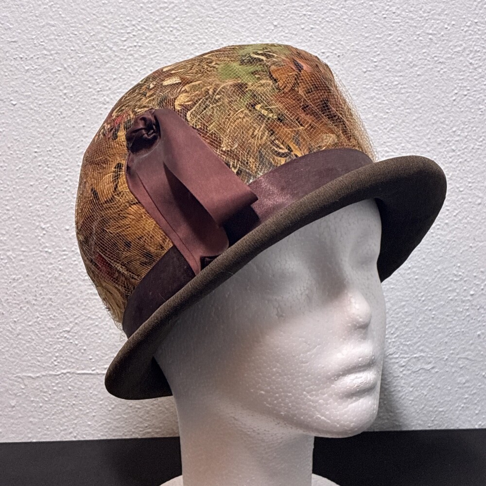 Henry Pollak Velvet Feather Cloche Hat Netting Vintage Womens Size M (ST)
